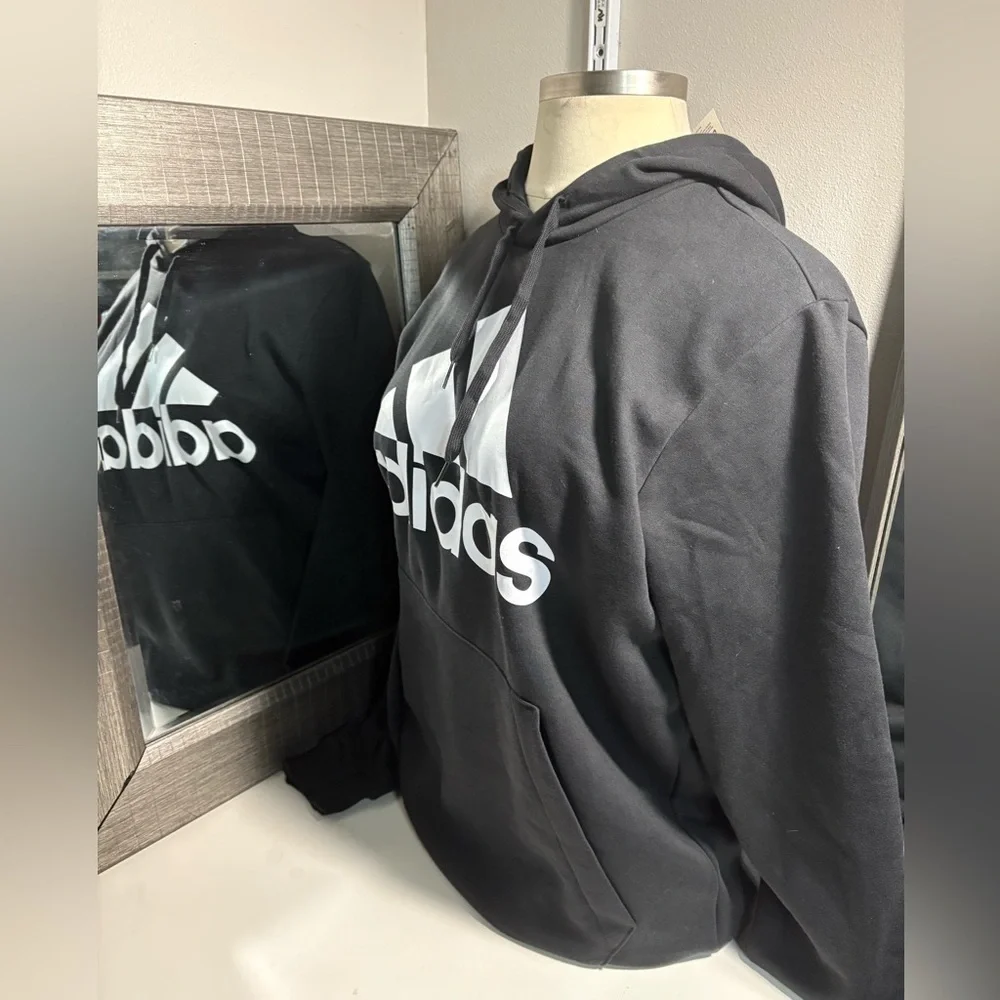 NWT - Adidas essentials fleece logo hoodie men’s size XL